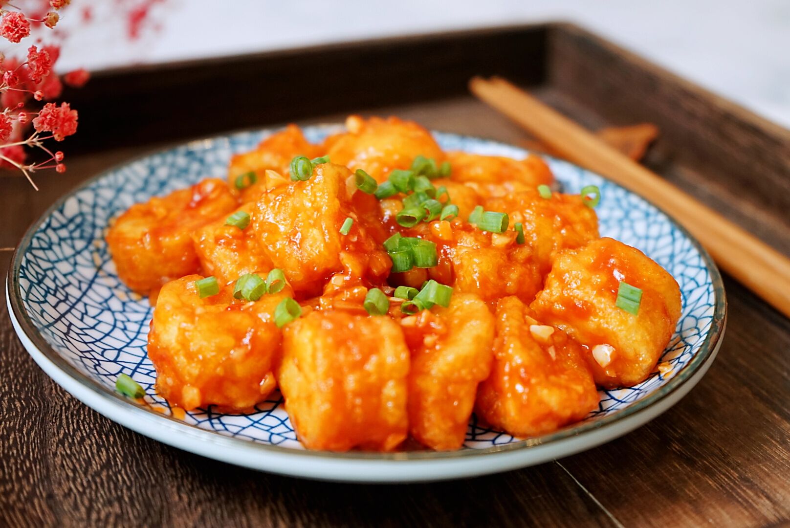 这位妈妈提到给孩子做红烧日本豆腐,但处理包装的时候,有的就散碎了