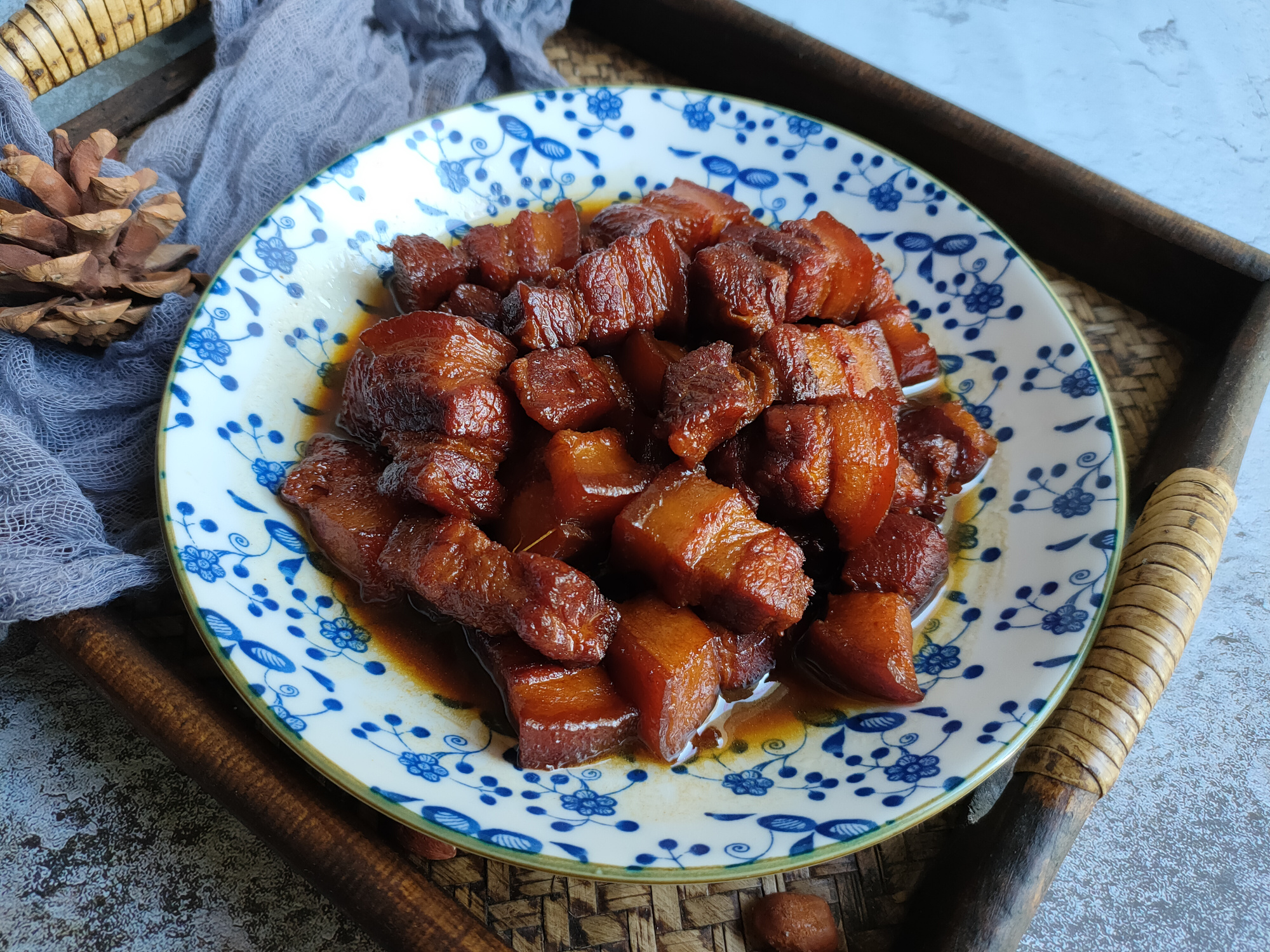 红烧肉,记住"2不放2窍门",肉香十足,软糯入味,不柴不油腻