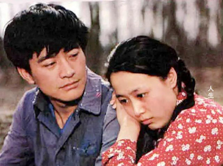 她曾出演多部电视剧，丈夫是著名演员周里京，38岁让人哀叹|周里京|傅春英|电视剧_新浪新闻