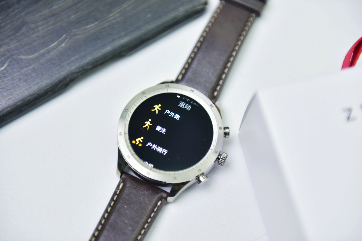 智能手表圈的高端机械手表! Zepp Z精工品质来袭!