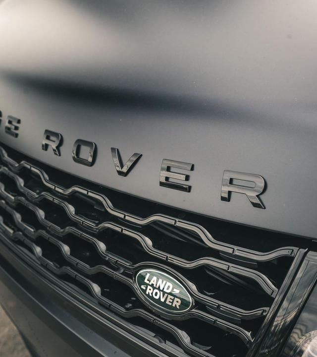 路虎揽胜运动版也变成了黑武士,这配色绝了