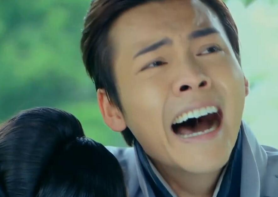 每每说到翻车哭戏就不得不提到陈伟霆当年在《活色生香》中与心爱的