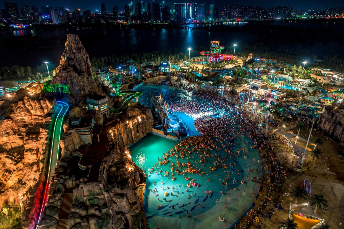 南昌华侨城玛雅乐园荣膺游乐界文旅峰会三大奖打造江西文旅新地标