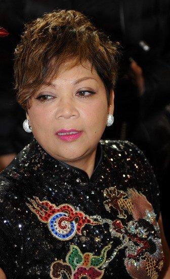 tvb女星肥妈走出丧偶阴影!曾被前夫家暴,靠赊帐养大6个儿女