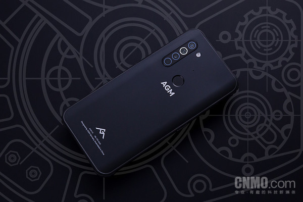 "坚若磐石"agm x5评测:第一款5g户外手机表现如何?