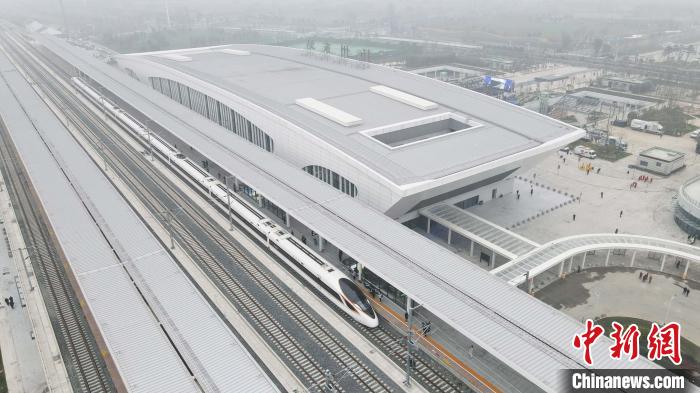 空中俯瞰扬州东站。孟德龙 摄