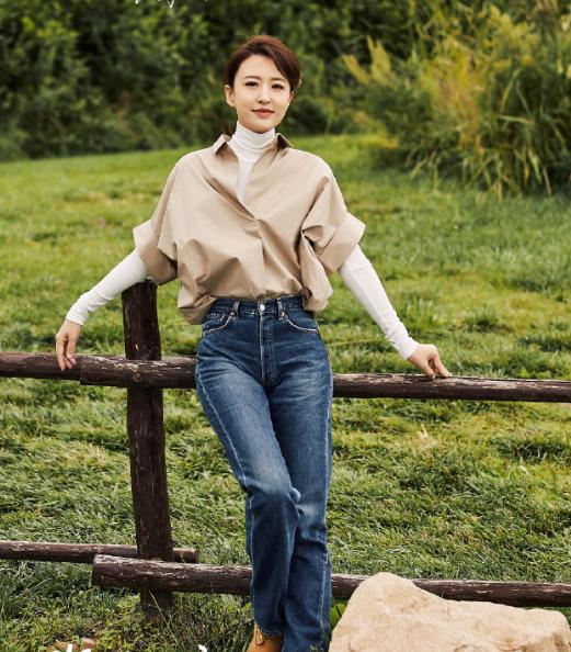 真正有气质的人穿衣从不夸张,看张蕾就知道,大地色 黑色真高级