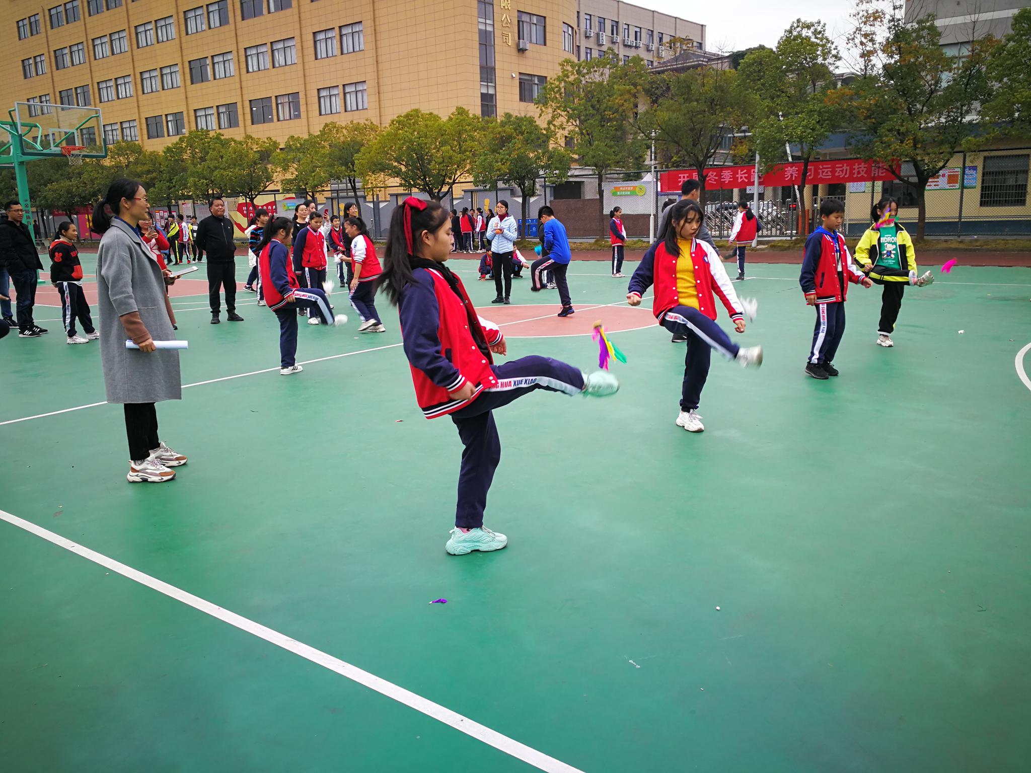 绳彩飞扬 毽无虚踢 | 崧华学校组织跳绳,踢毽子比赛