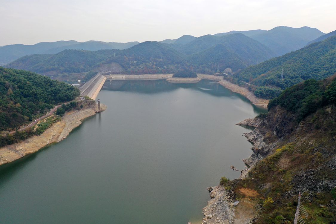 宁波堇山湖水杉红,水下桥,重见天日|山湖|梅溪水库|水杉_新浪新闻