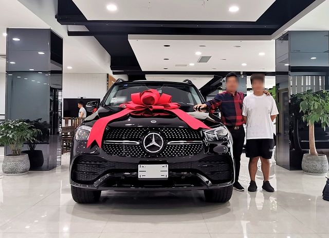 20款奔驰gle450提车记,车主:顶配奢华,就是有点贵