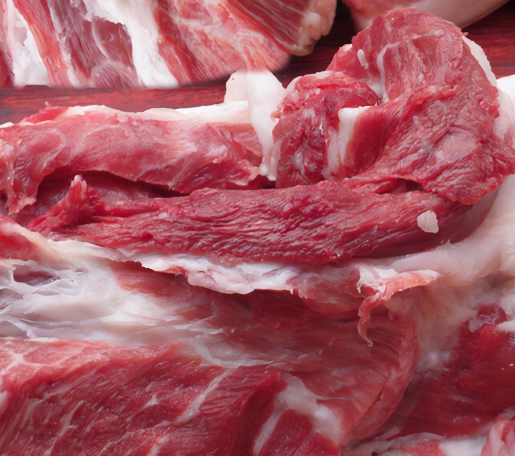 土猪肉和饲料猪有何区别购买时怎么分辨肉贩内行都看这2处