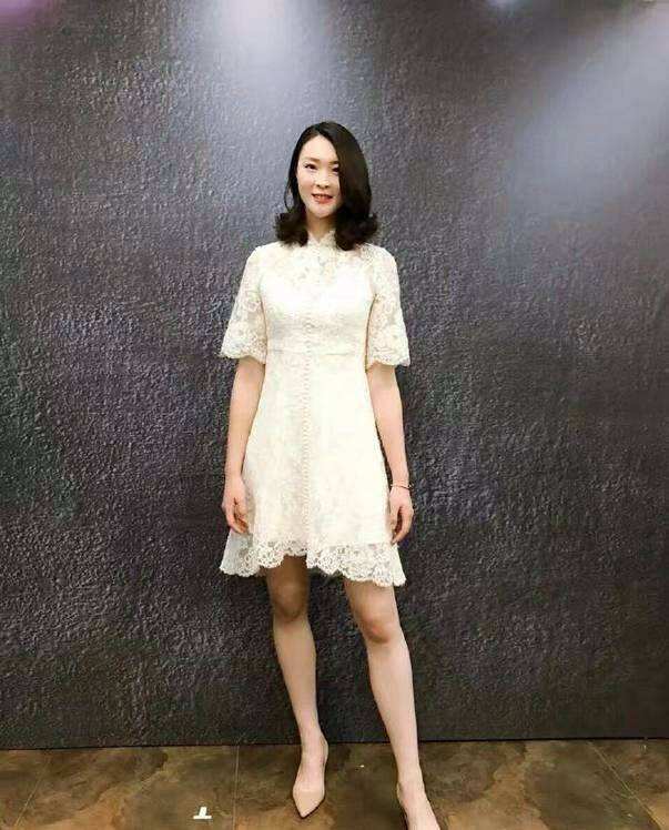 156斤的惠若琪身材好苗条,穿上紧身裙,让人忍不住多看两眼休闲区蓝鸢梦想 - Www.slyday.coM 156斤的惠若琪身材好苗条,穿上紧身裙,让人忍不住多看两眼休闲区蓝鸢梦想 - Www.slyday.coM