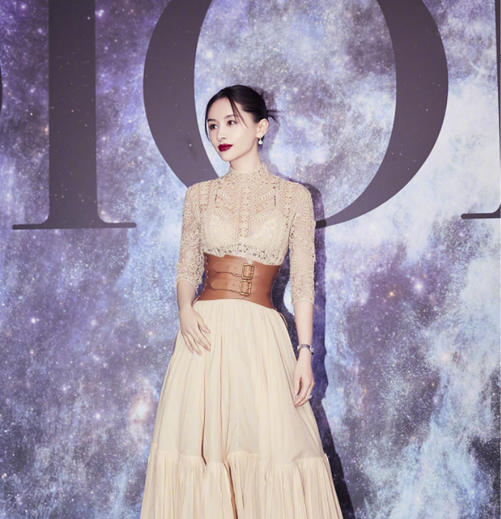 网传继《欢乐颂》后，杨紫又将出演现代剧，搭档王子文再演姐妹花休闲区蓝鸢梦想 - Www.slyday.coM