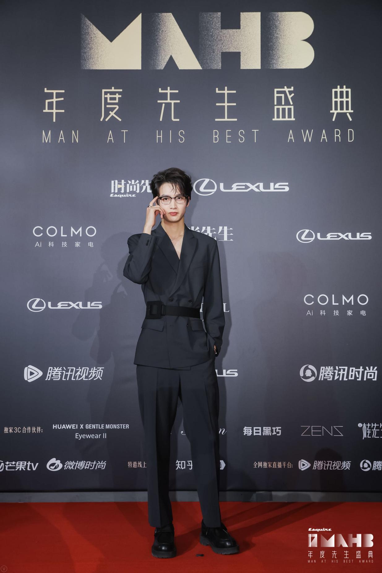 华为X GENTLE MONSTER Eyewear II智能眼镜,让每天都有新鲜感