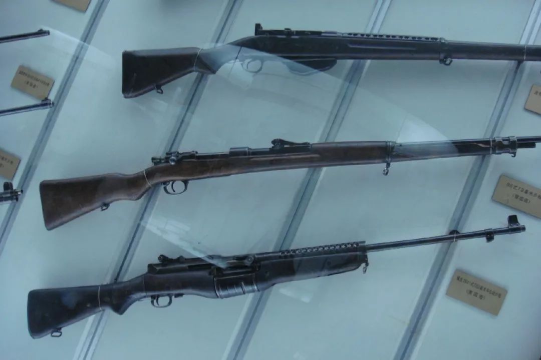 军博里的m1941是从荷兰人手里缴获的但顺溜手中的约翰逊m1941缴辉自