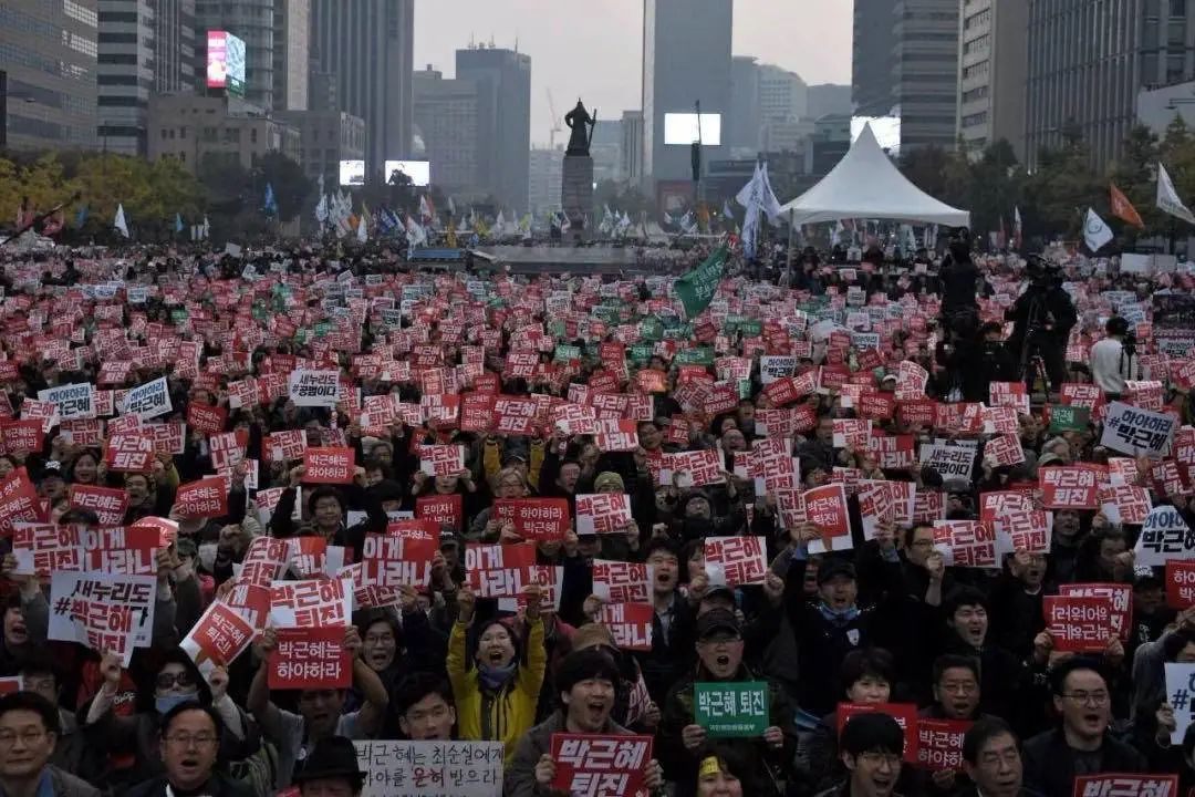 4000万韩国民众请愿,抗议,集会游行,希望能够将赵斗淳判处死刑