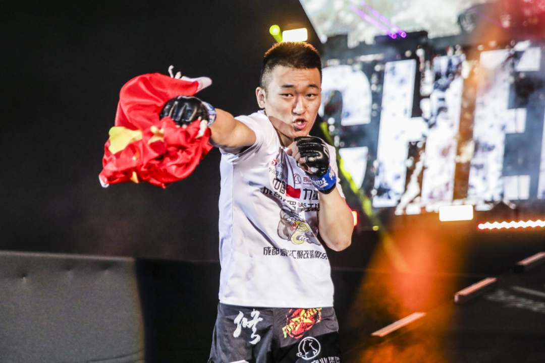 昨晚这场比赛在开始之前,陈睿就已经做出过预测,由于对手也是偏好站立