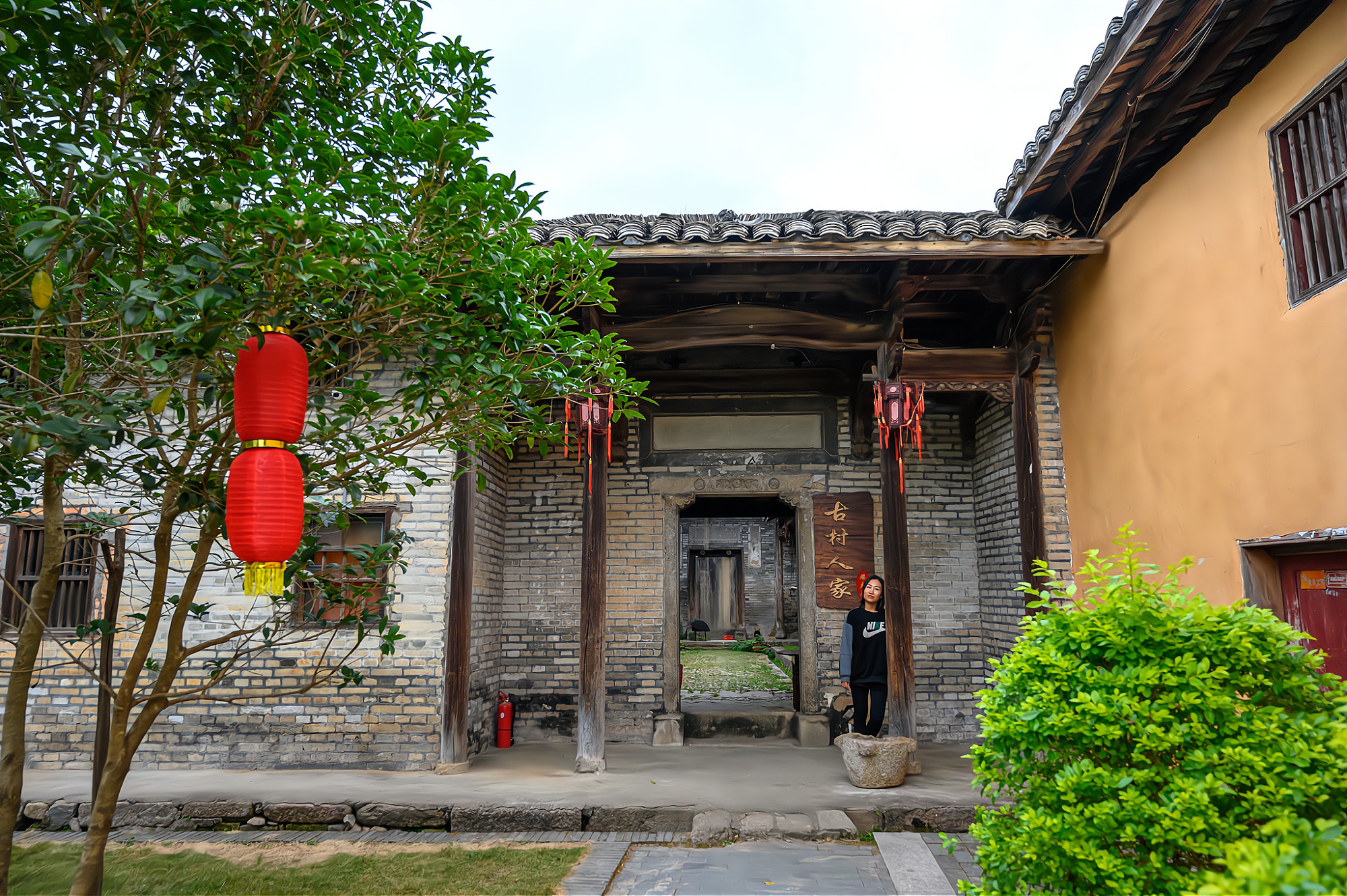 江西南部的千年古村客家围屋极具特色景色美如世外桃源