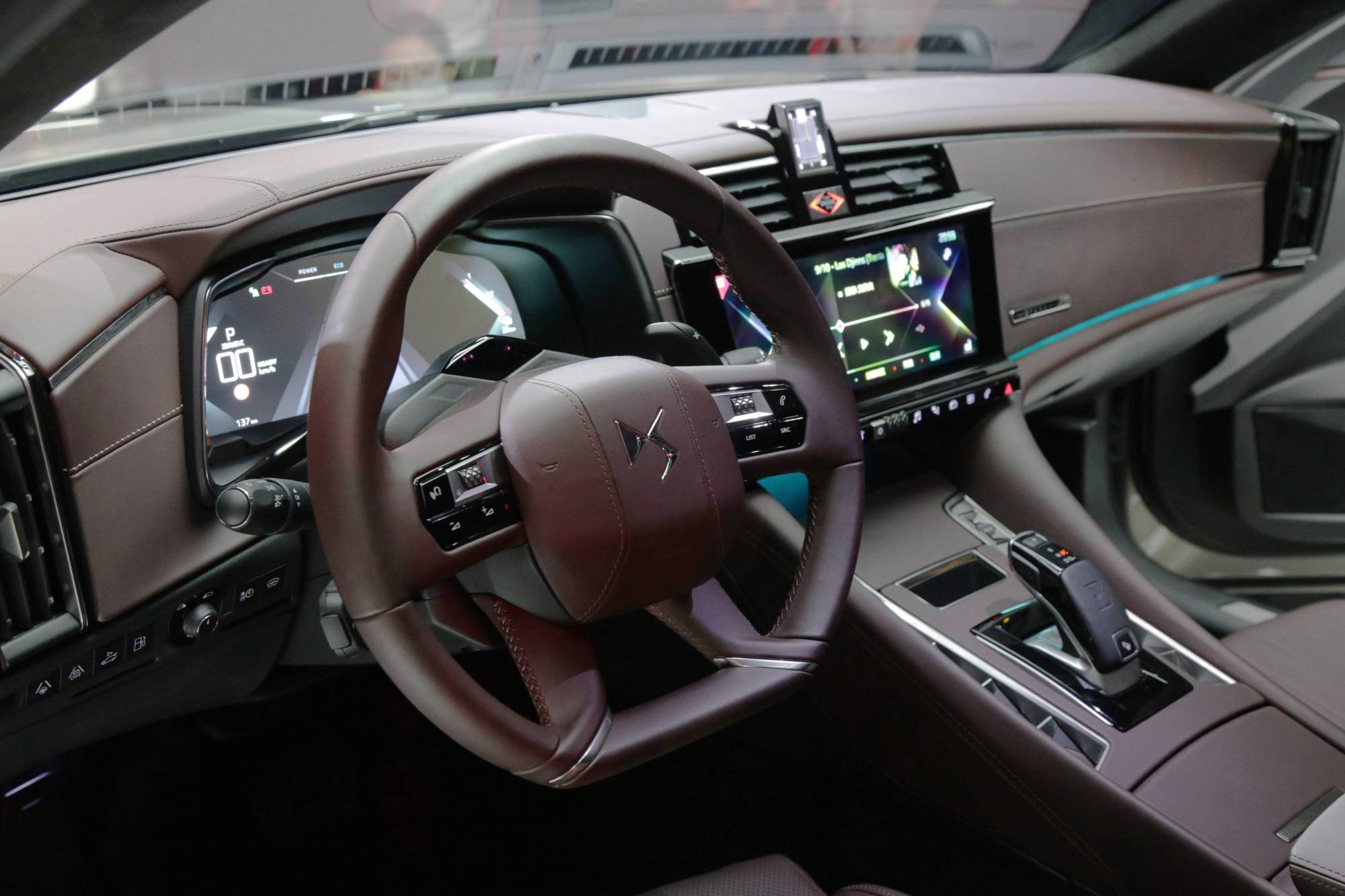 总体上看ds 9的整体表现还是非常出色的,新车外观颜值,内饰的豪华感与