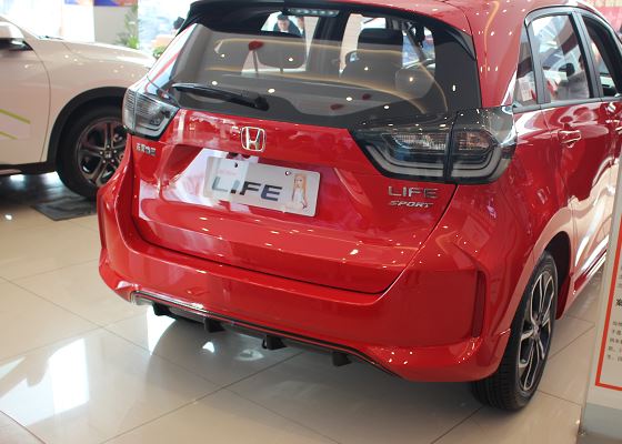 全新本田life到店红色涂装很洋气15l动力强配主动安全系统