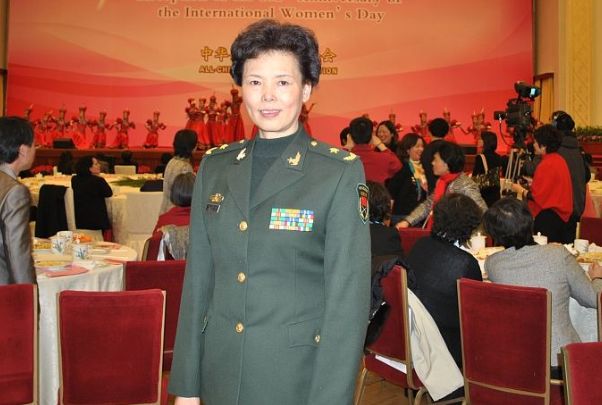 她是独臂将军,死后的骨灰只留下五颗钢钉,她是女排的骄傲|陈招娣|独臂