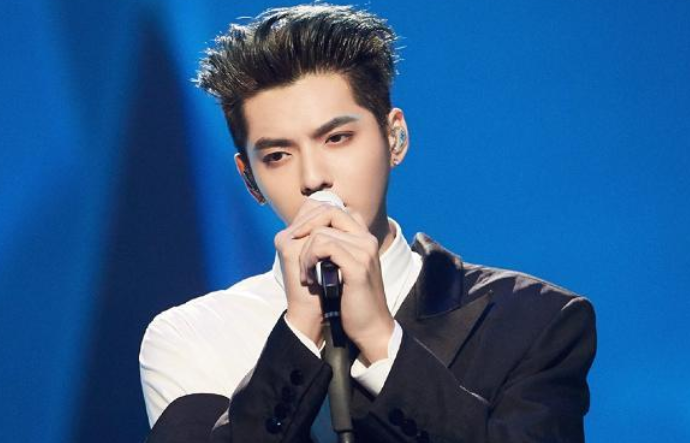 如果这次节目组请来吴亦凡的话,和郑秀晶也算是前后辈同台,梦幻联动