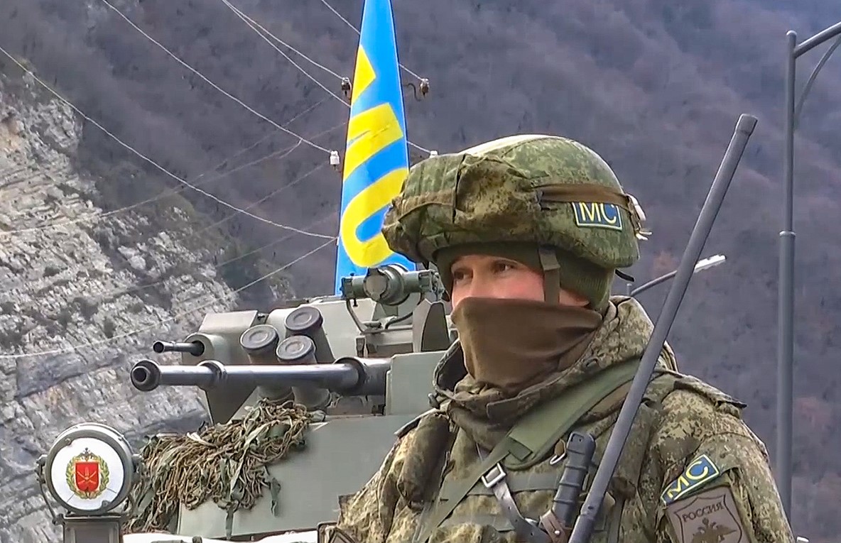 撕毁纳卡停战协议阿塞拜疆突然不宣而战大批俄军赶来阻止