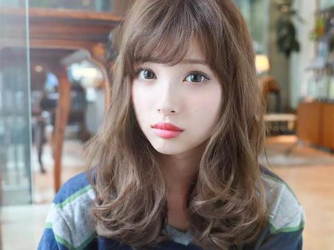 试试时髦减龄的弯弯烫|发型|大弯|烫发_新浪新闻