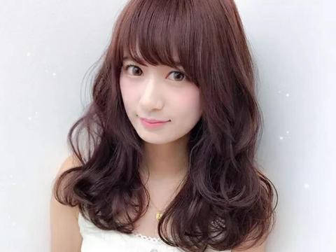 试试时髦减龄的弯弯烫|发型|大弯|烫发_新浪新闻