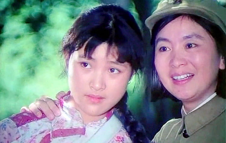 《斗鲨》女特务康曼倩,《小花》周医生,父亲是著名影星陶金|小花|陶金