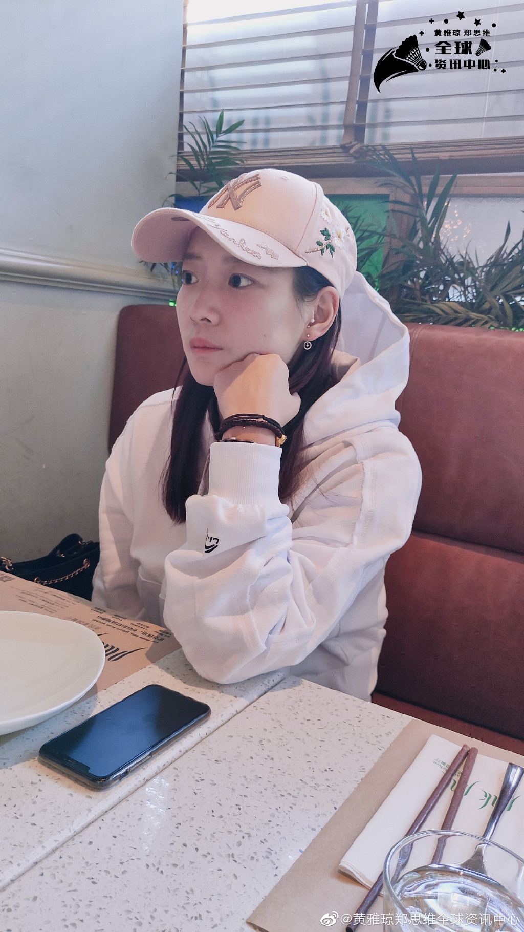 实力与颜值并存!国羽现役第一美女生活照曝光,秀外慧中明艳动人