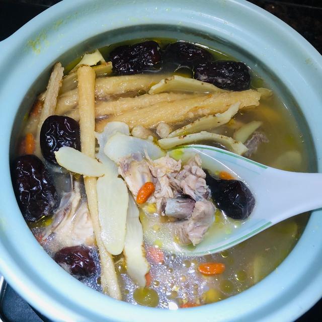 沙参玉竹鸡汤:秋冬最好滋补食物,营养丰富做法简单
