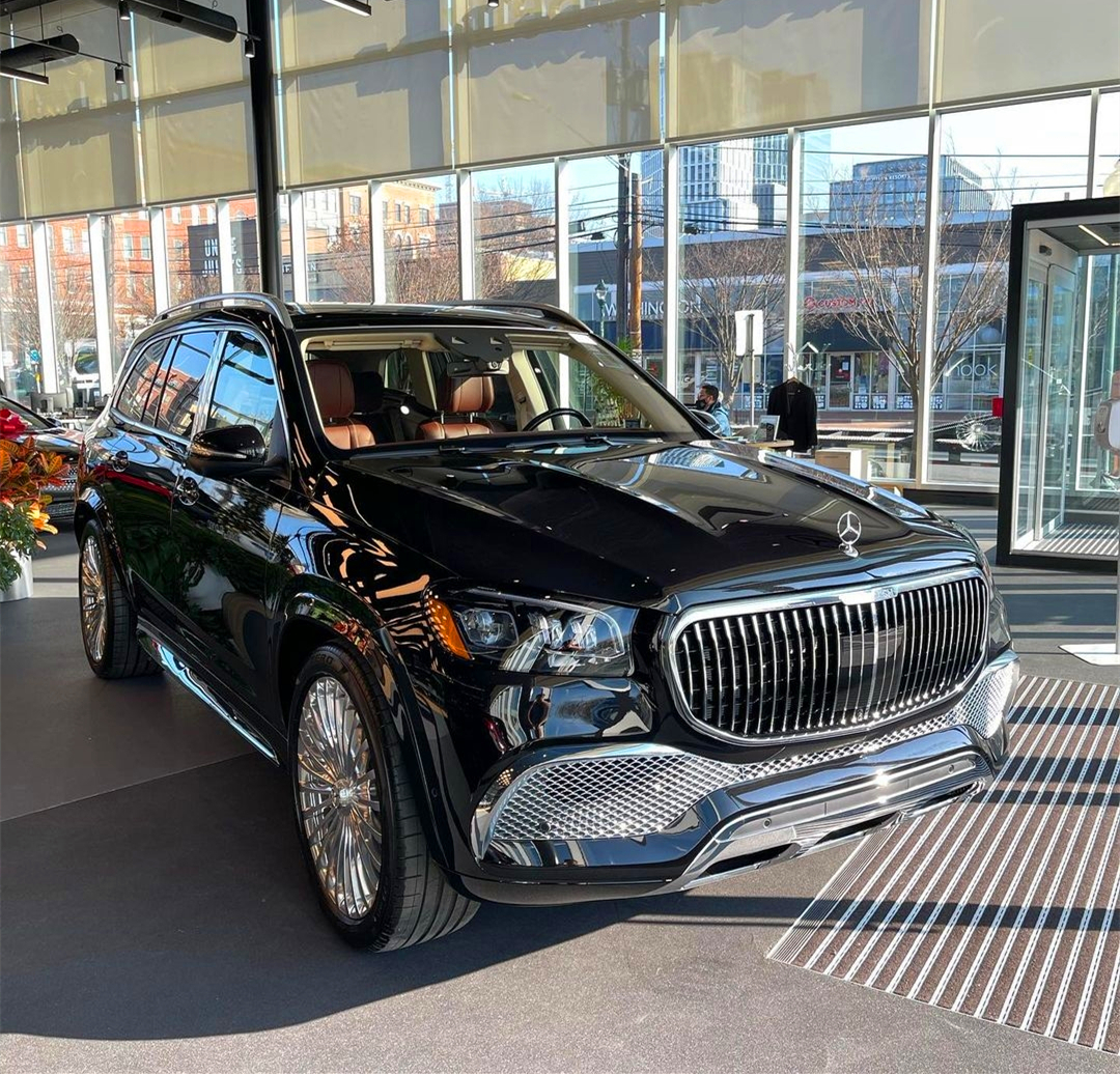 作为车型名称中拥有"迈巴赫"字眼的车型,迈巴赫gls在保留奔驰gls(配置