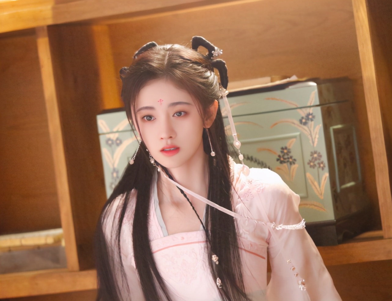 2020古装女演员人气,赵丽颖杨幂不敌鞠婧祎,红嫁衣称霸榜单