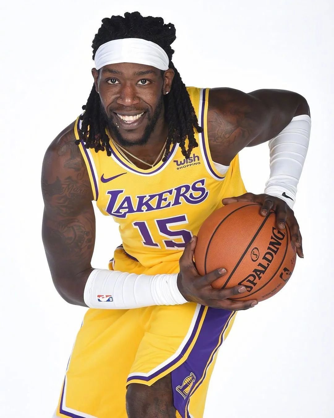 湖人新赛季定妆照!生涯第18个赛季!他果然是nba最持久的球员
