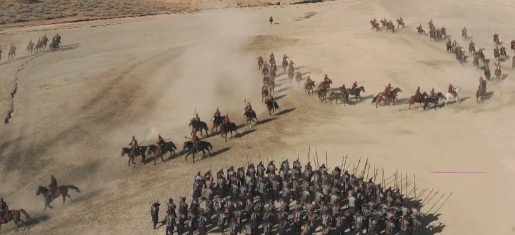 《大秦赋》开篇中,有一个秦军步兵对阵赵军骑兵的场景.