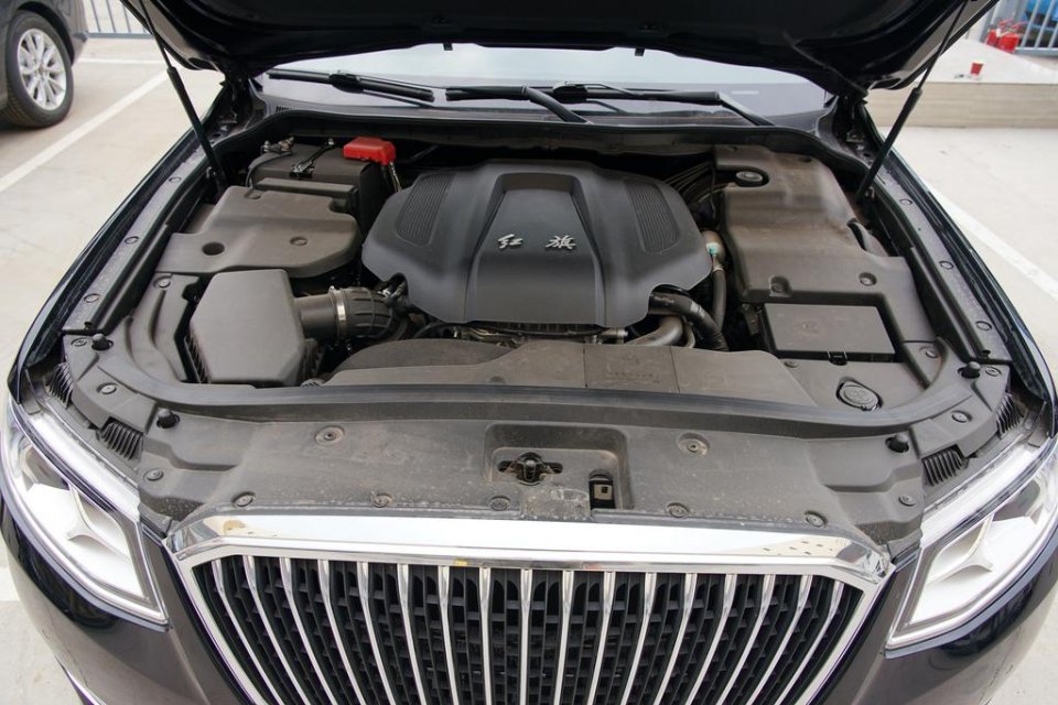 8t涡轮增压发动机,其最大功率为138kw,最大扭矩为260n·m,匹配6挡手自