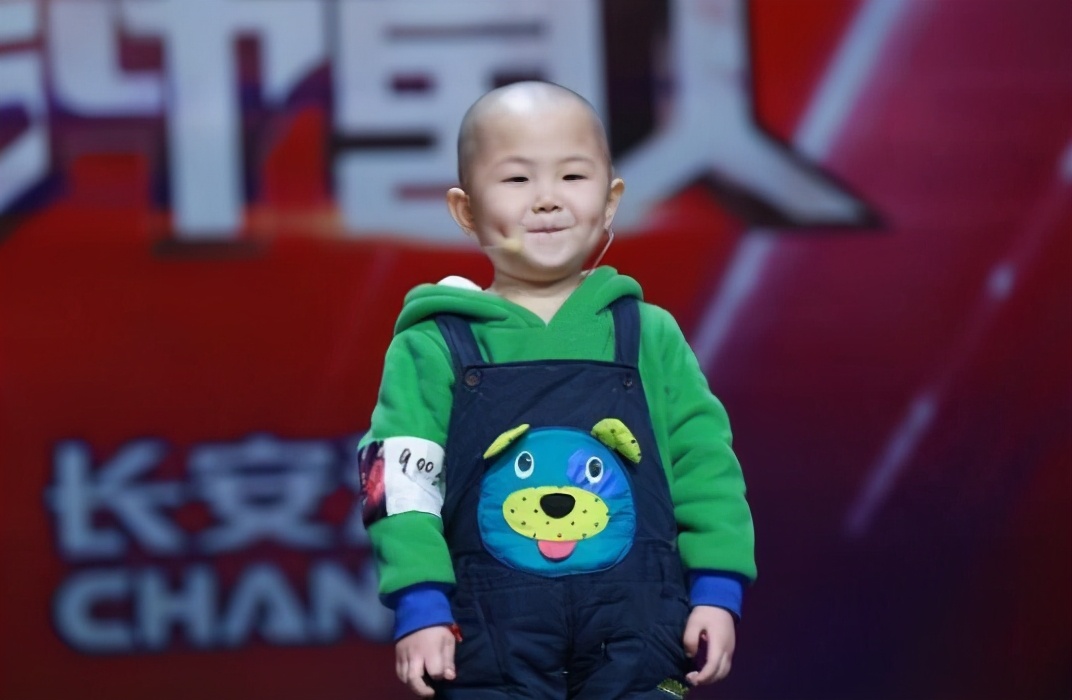 张俊豪:5岁上春晚一夜成名,年薪百万养活全家,现状令人唏嘘