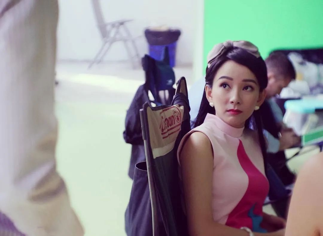 tvb港姐携未婚夫选婚纱,街头甜蜜相拥秀2卡钻戒|文凯玲|未婚夫|钻戒