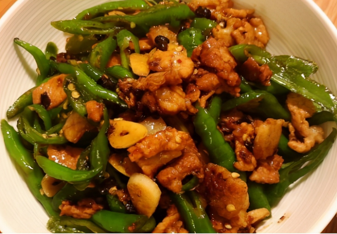 家常辣椒炒肉这道菜该如何制作?几个步骤教你上手