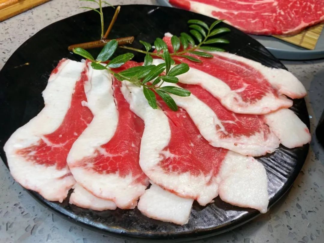 精选牛胸口肉精选优质肉源,肉的品质好,直接烤,吃出原汁原味的香.