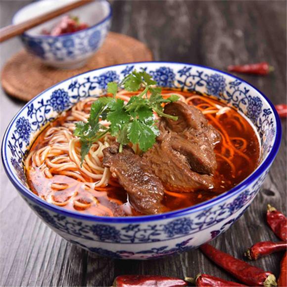 想吃牛肉面吗来试试新方法吧全家人都爱吃|牛肉|面条|青菜_新浪新闻