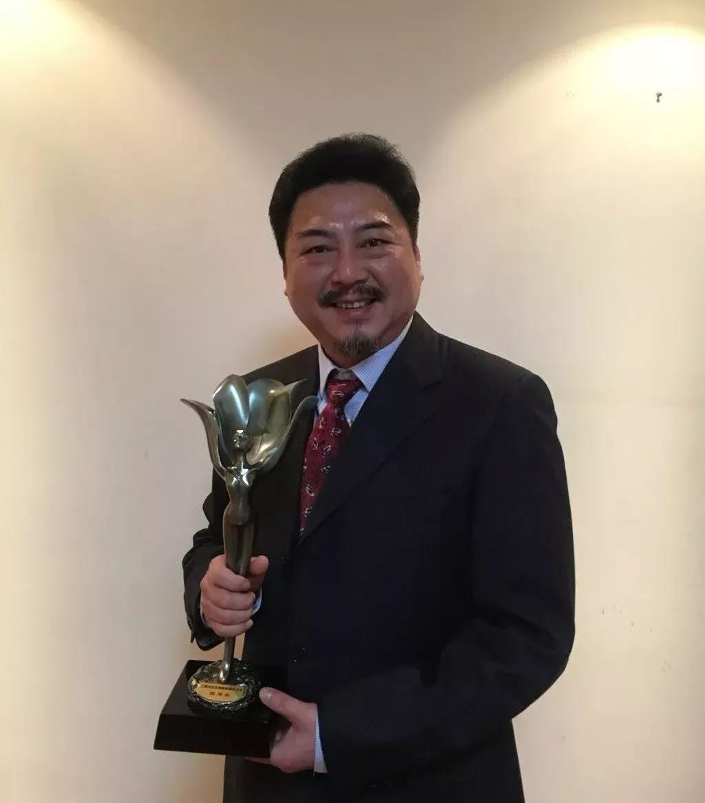 《装台》疤叔:配音界大腕,家里的模范丈夫,老婆是国家一级演员