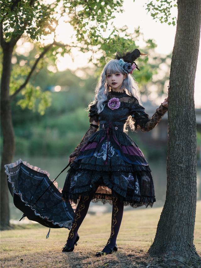 一些黑甜系洛丽塔服饰自带独特甜酷属性lo娘化身小魔女