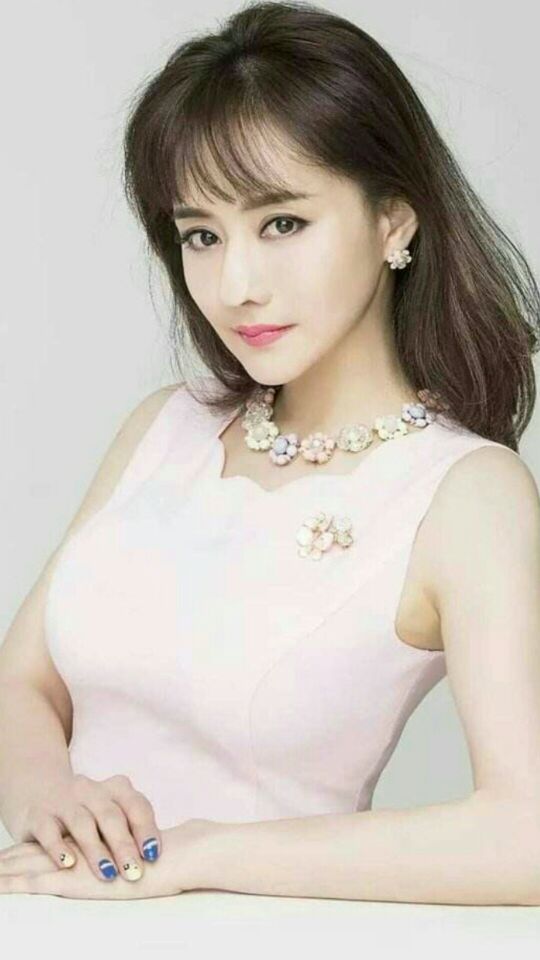 女星陈德容晒出美照,看起来气质真是与众不同