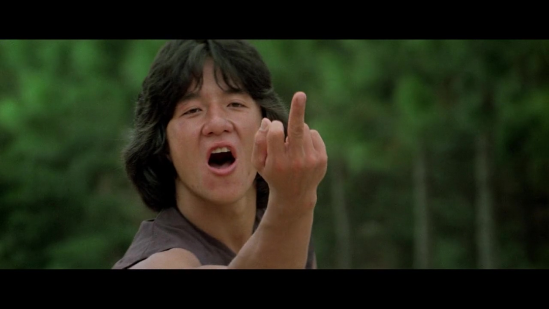 拍戏中途导演携款出逃,他主动收拾烂摊子|广东小老虎|成龙|片酬_新浪