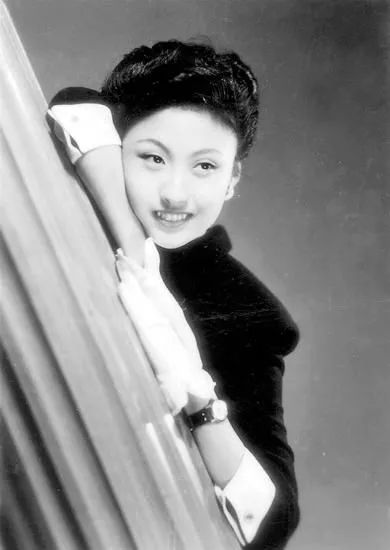 ◎ 話劇《甜姐兒》劇照