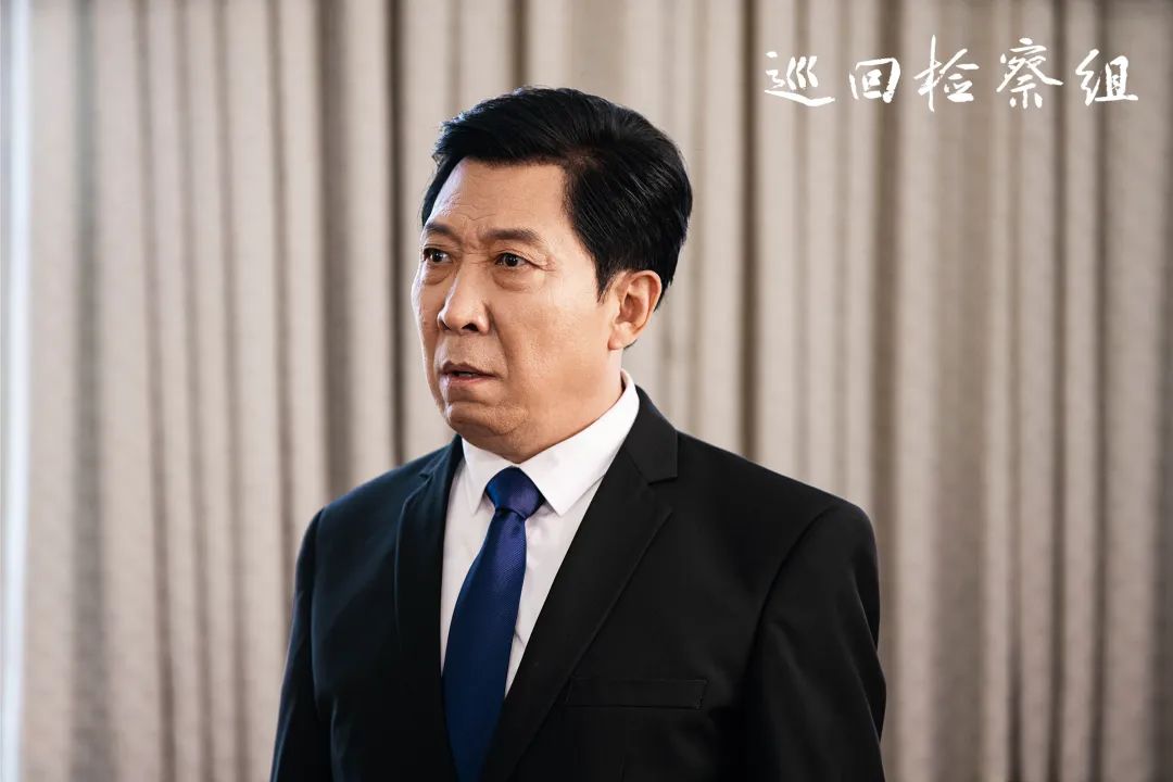 检察官冯森作为省检察院巡回检察组组长深入东川省第一监狱