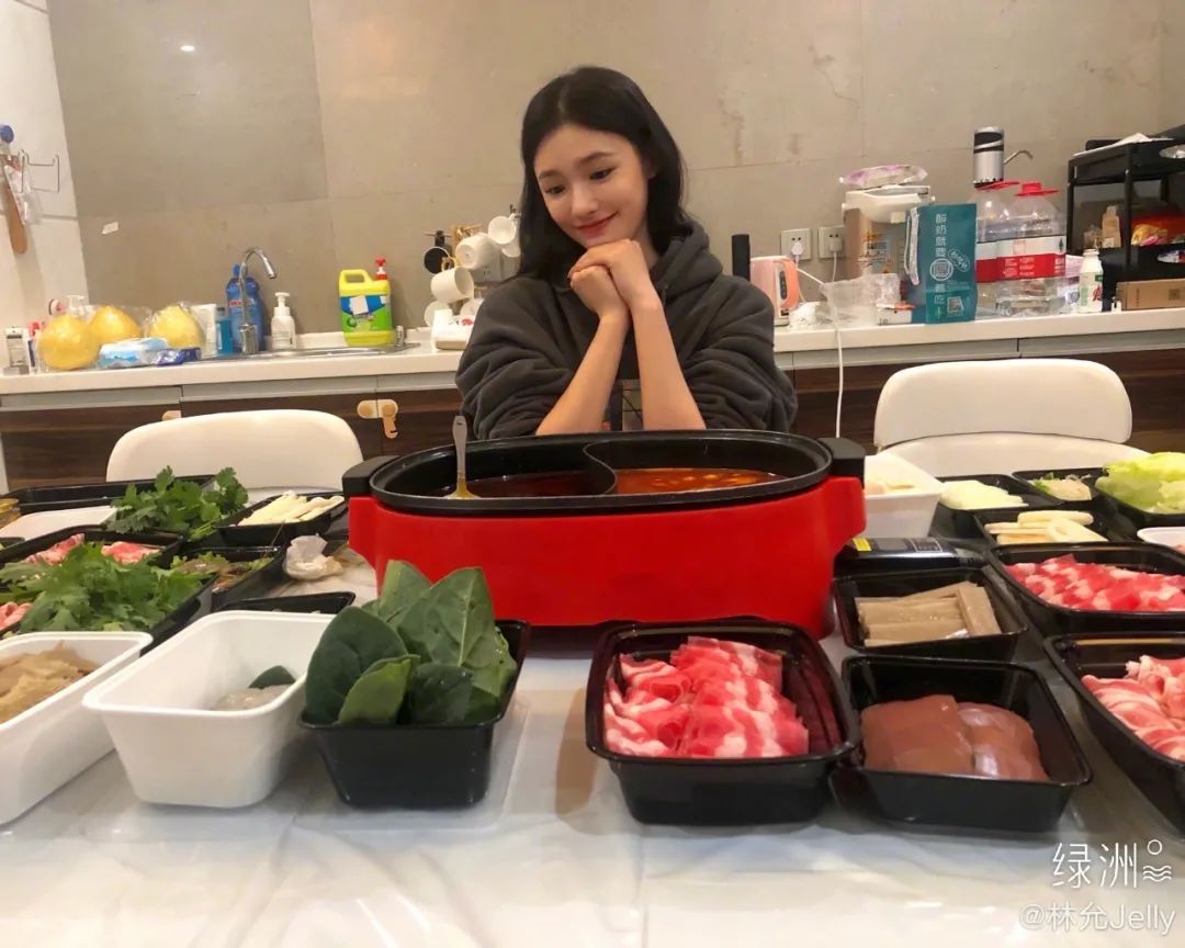 那些在冬天管不住嘴的女生如何做到吃不胖