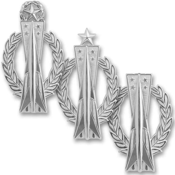 美空军职业徽章种类多配角地位也重要战机起飞少不了他们